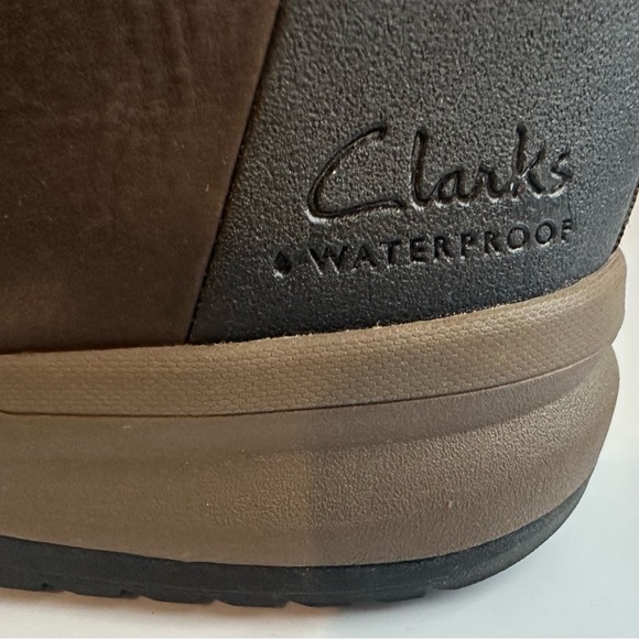 Clarks Brown Boat Shoes with Moc-Toe Stitching - Picture 2 of 5
